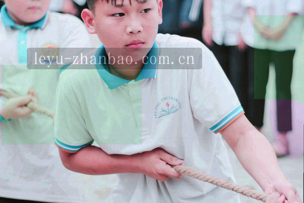 深蓝色抽象数据流线条纹理，点与线沿对角线方向缓慢流动
